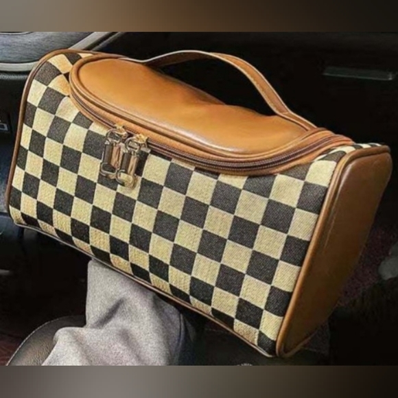 SALE! Brown Damier Checkerboard Cosmetic Toiletry Travel Luxury Leather Bag Case - Picture 7 of 10